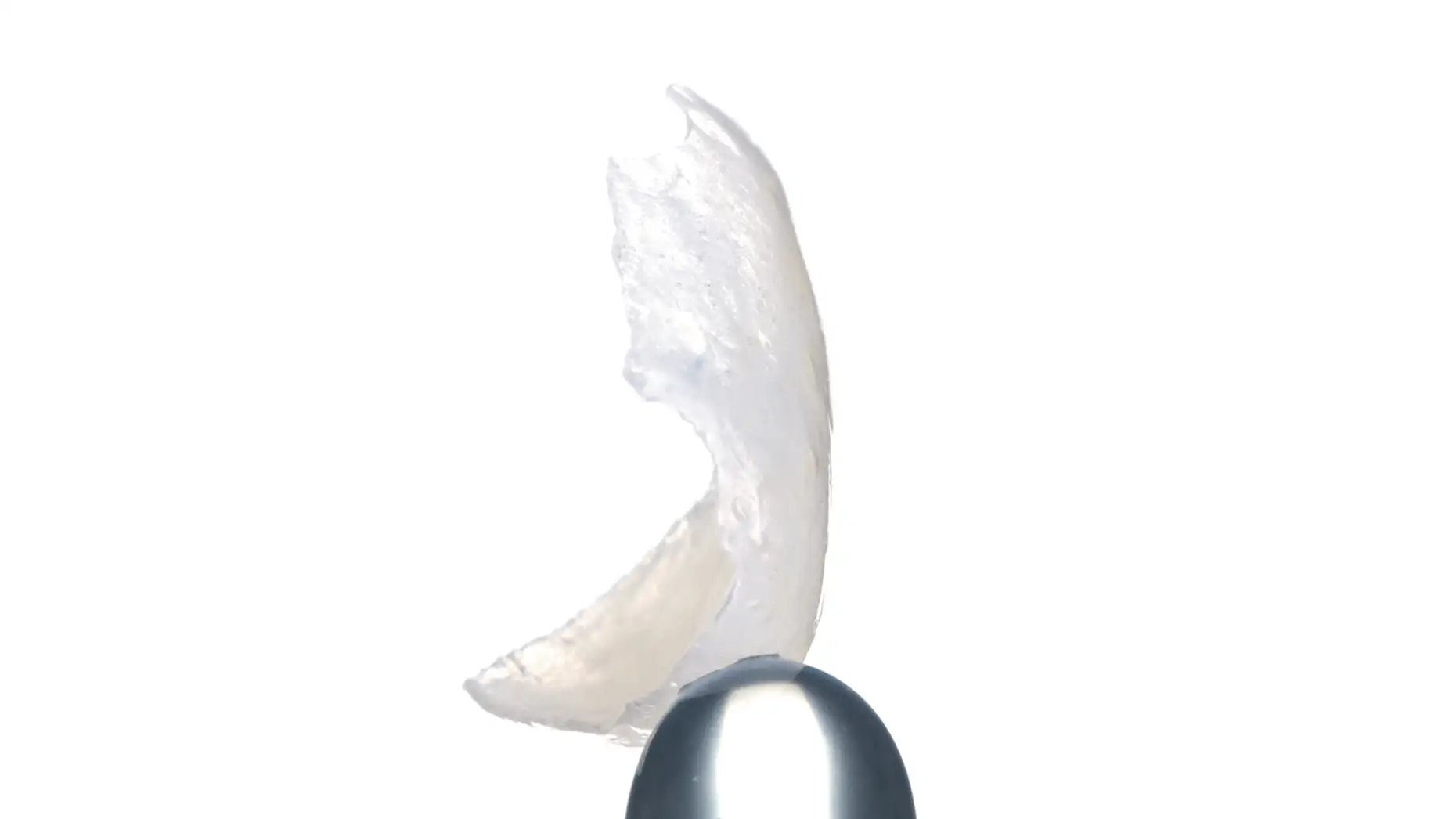 서울심도치과의원 앞니재치료 라미네이트 | 자연의 색과 형태를 정밀하게 재현하는 장인정신으로 치료